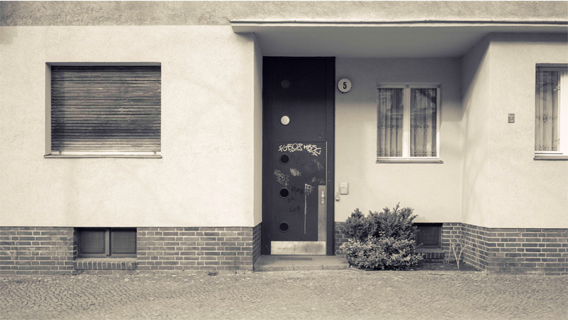 No One Is Happy And No One Has Woes [© Robert Berghoff]